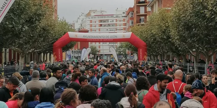 3.500 corredores llenan León en los 10KM 1