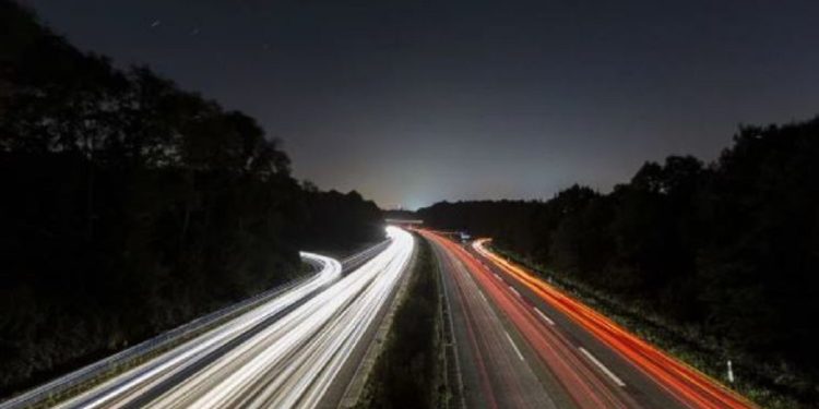 Un gruísta muere en la carretera