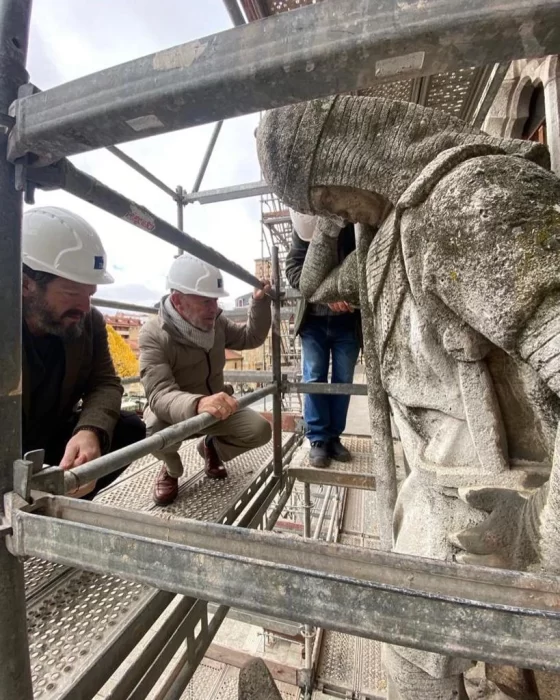 La nueva perspectiva de la Casa Botines desde los andamios 5