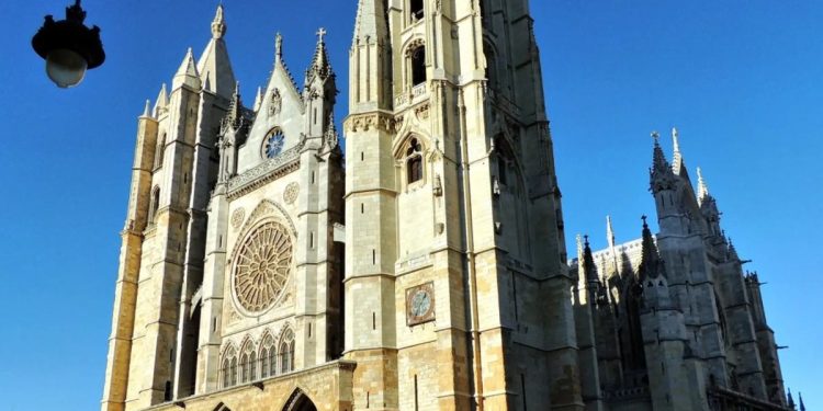La increíble leyenda del topo de la Catedral de León 1