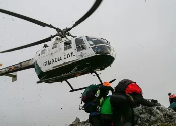 Los helicópteros de la Guardia Civil se exponen en León 1