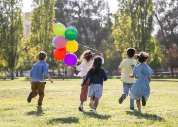 En Castilla y León, el 29% de los niños viven en riesgo de pobreza o exclusión 3