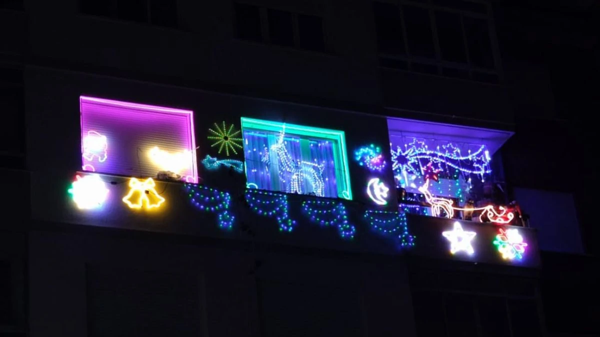 La terraza de la casa de León con la mejor decoración navideña