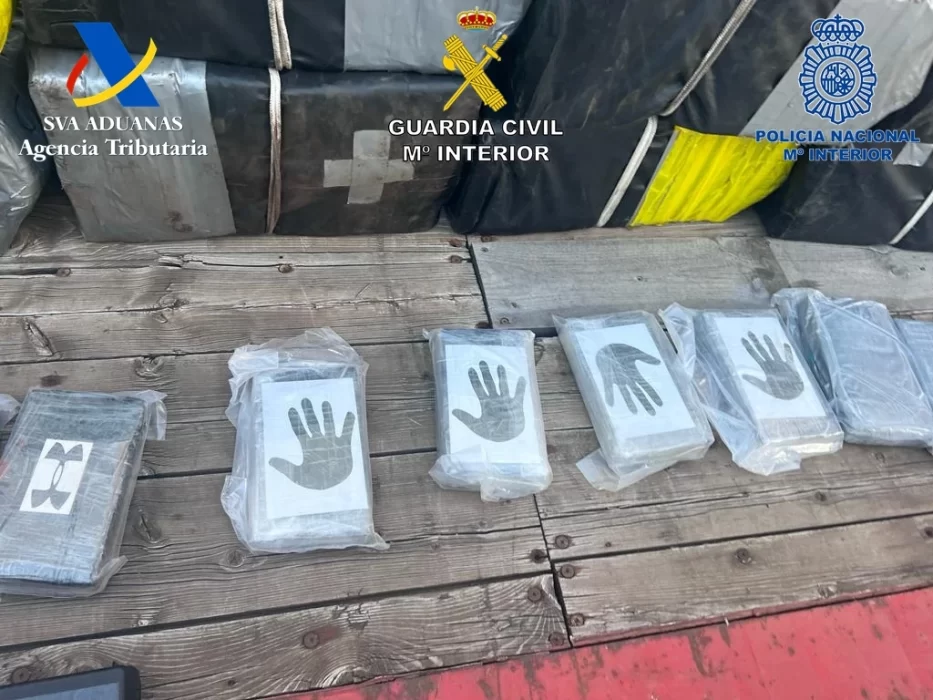 Intervenidos 2.000 kilos de cocaína oculta en un buque 6