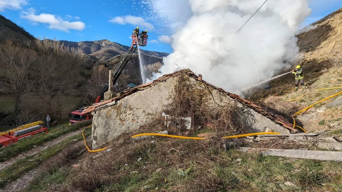 Importante incendio en una vivienda de León 1