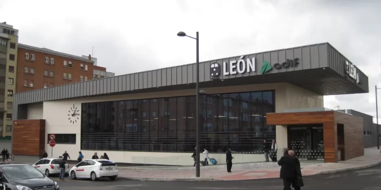 Tren de Ponferrada a León