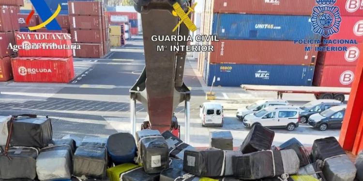 Intervenidos 2.000 kilos de cocaína oculta en un buque 1