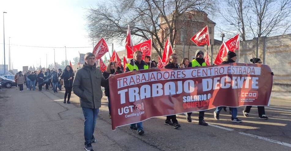 Trabajadores de DGT en huelga en León 5