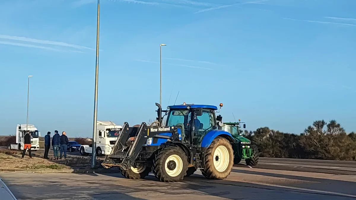 Tractorada improvisada en León 2