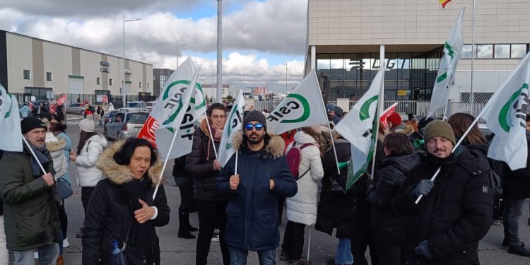 Los trabajadores siguen en pie de guerra