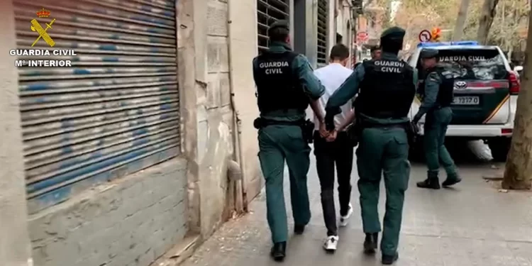 Momento de la detención por la Guardia Civil