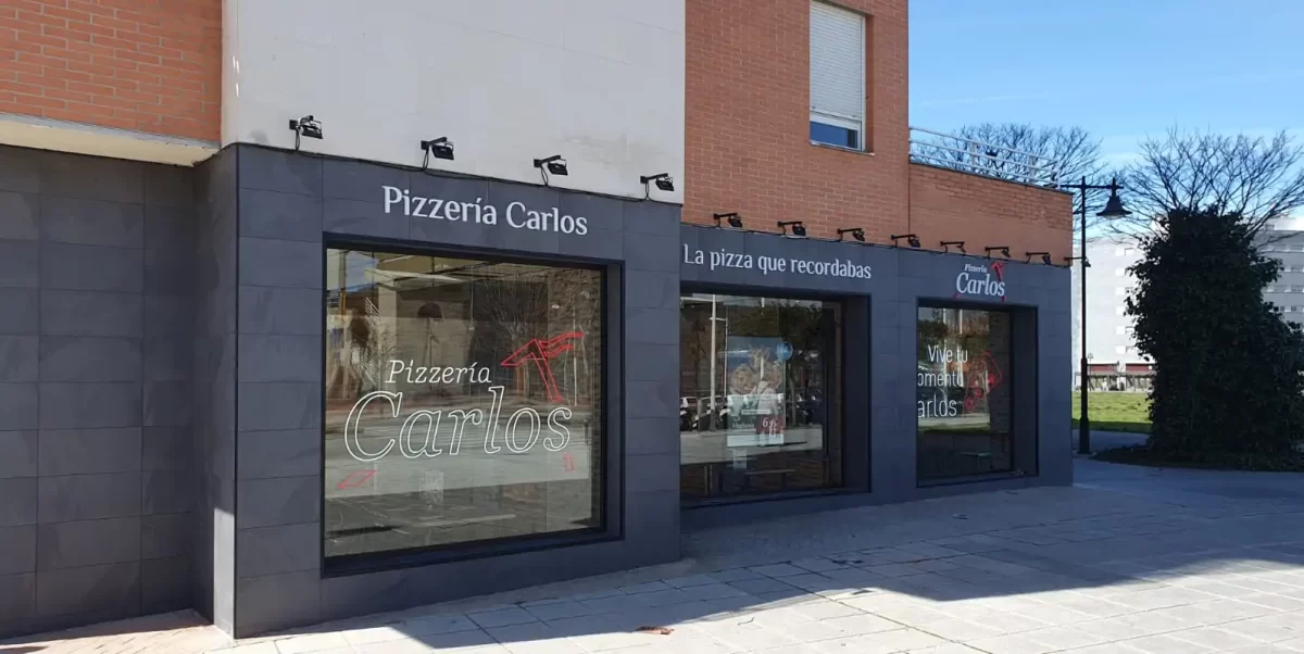 Exterior Pizzería Carlos