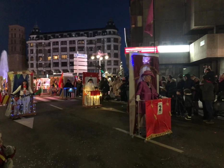 Las mejores imágenes del desfile de Carnaval en León 2024 9