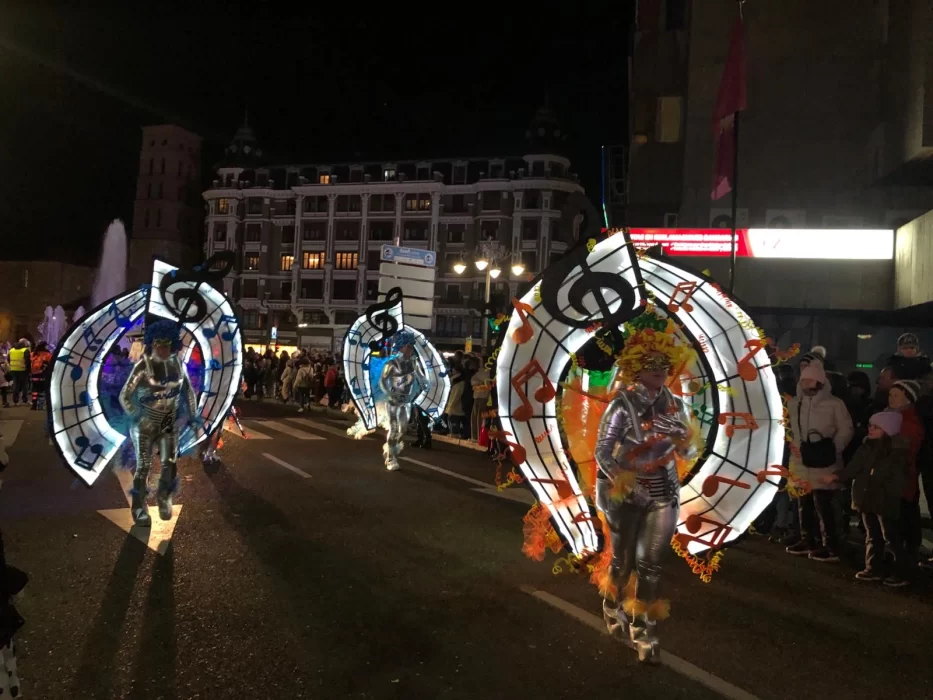 Las mejores imágenes del desfile de Carnaval en León 2024 16
