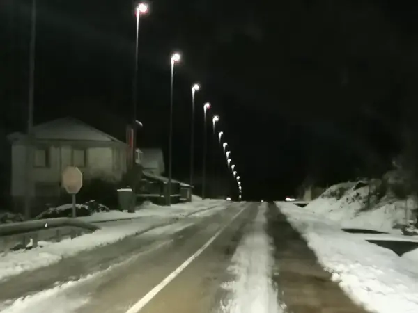 La nieve cuaja en muchos pueblos de León 1