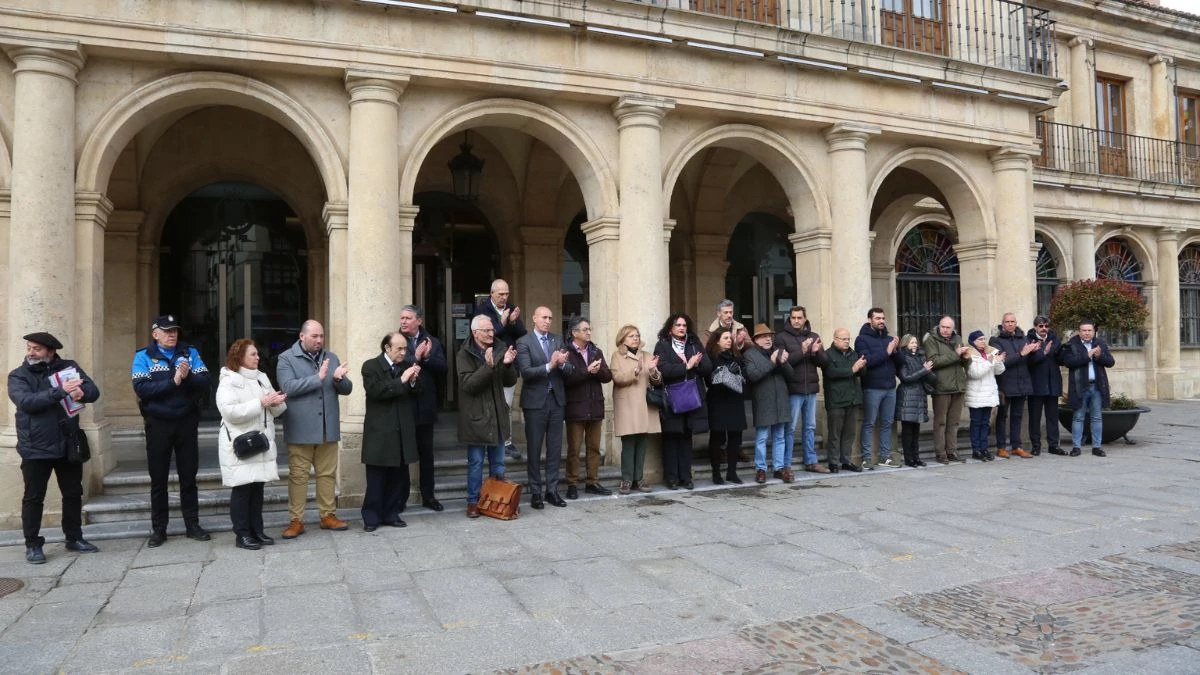 Minuto de silencio en León en memoria de las víctimas del 11M 2