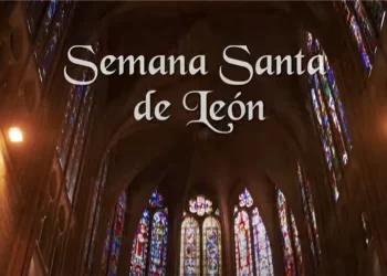Captura del vídeo de la Semana Santa de León de @duducky