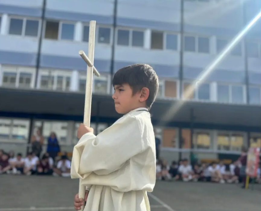 Procesión y la Sagrada Cena en las aulas 1