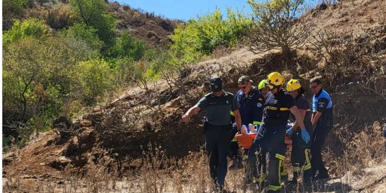 Un hombre de 80 años cae por un precipicio