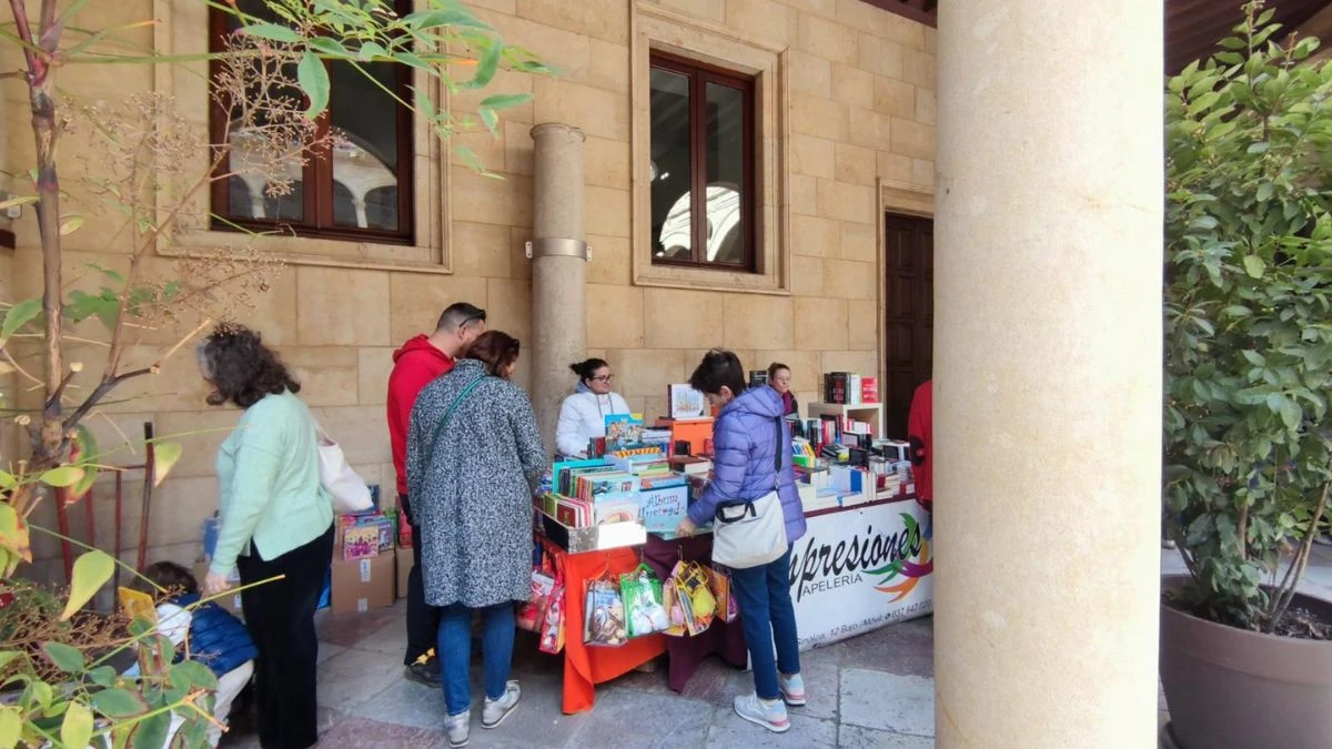 Así fue la Feria del Libro en la Diputación de León 1