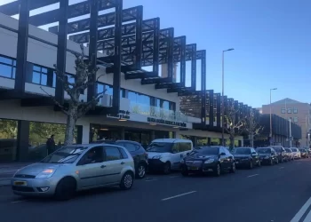 El caos que se vive frente a la nueva Estación de Autobuses de León 3