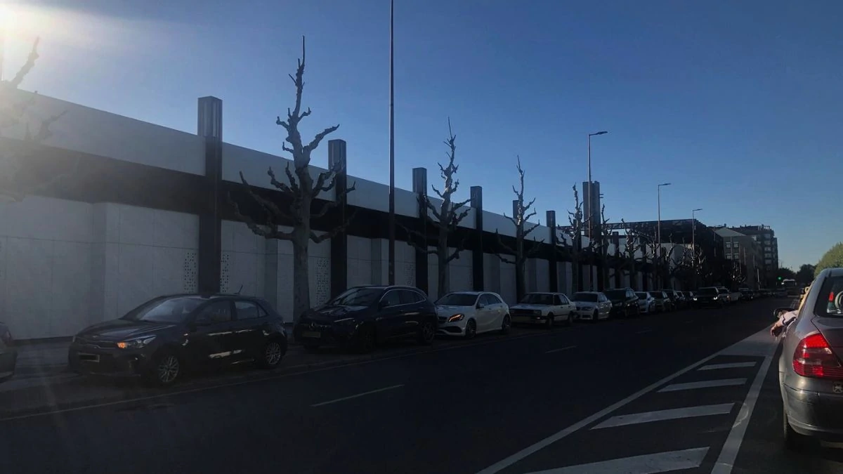 El caos que se vive frente a la nueva Estación de Autobuses de León 1