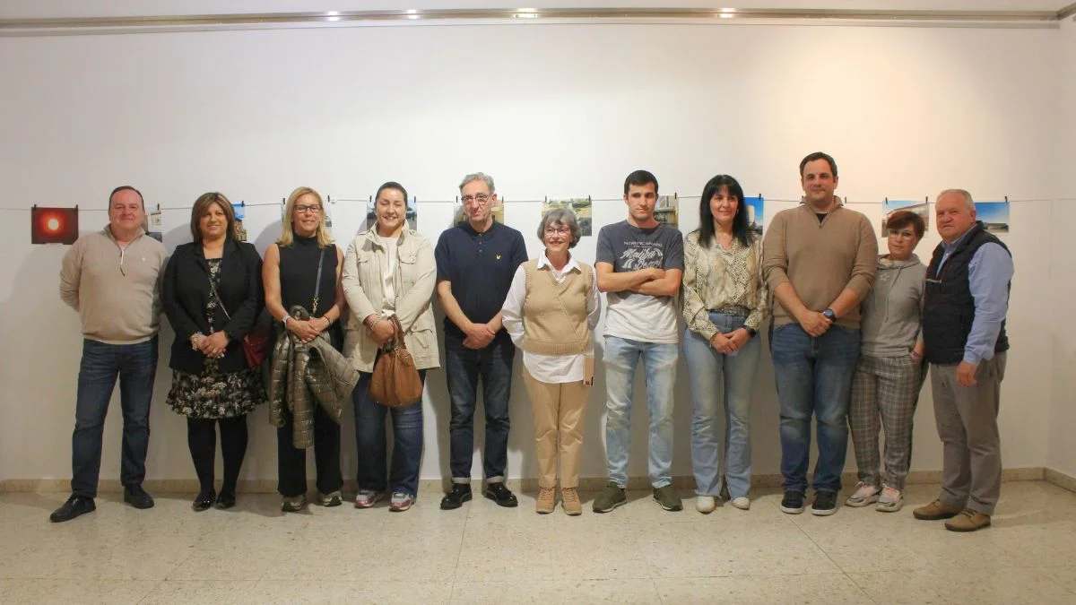 El leonés Isaac Llamazares presenta una exposición fotográfica en San Andrés 1