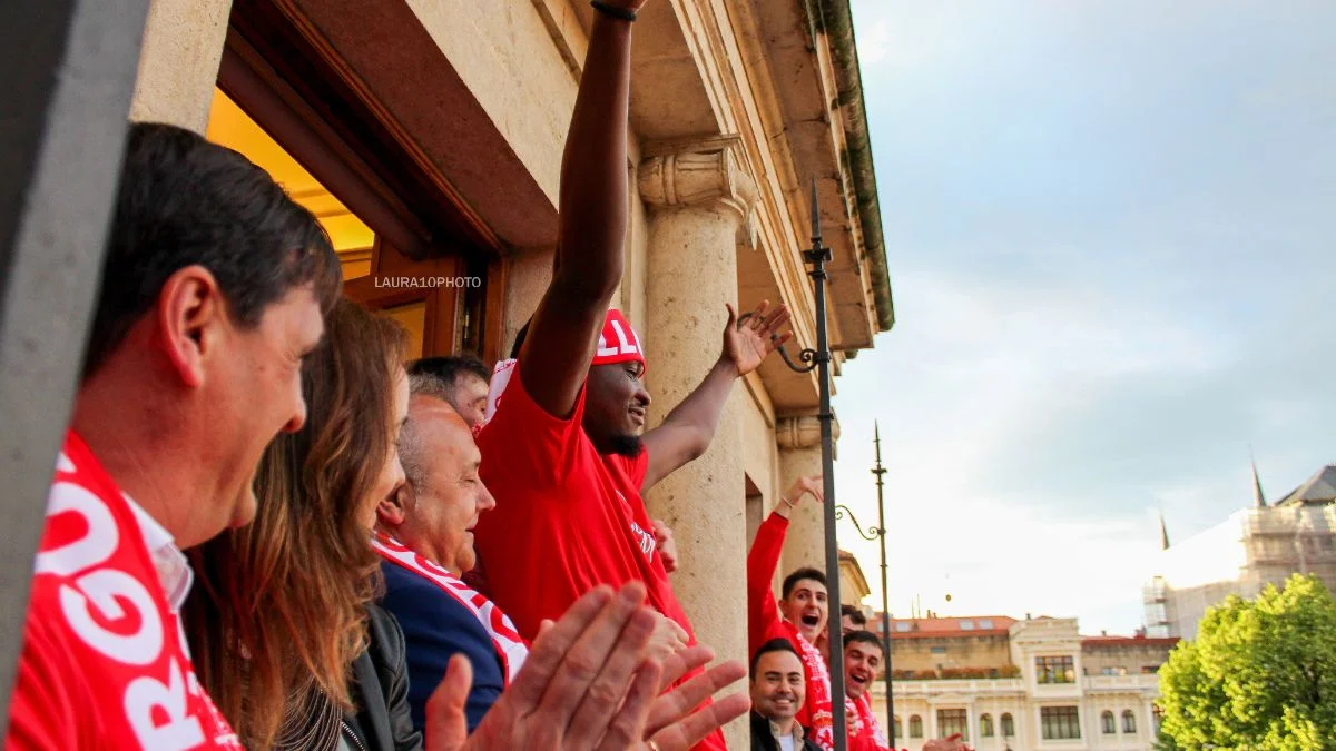 Las mejores imágenes de la celebración del ascenso de la Cultural de Baloncesto 6