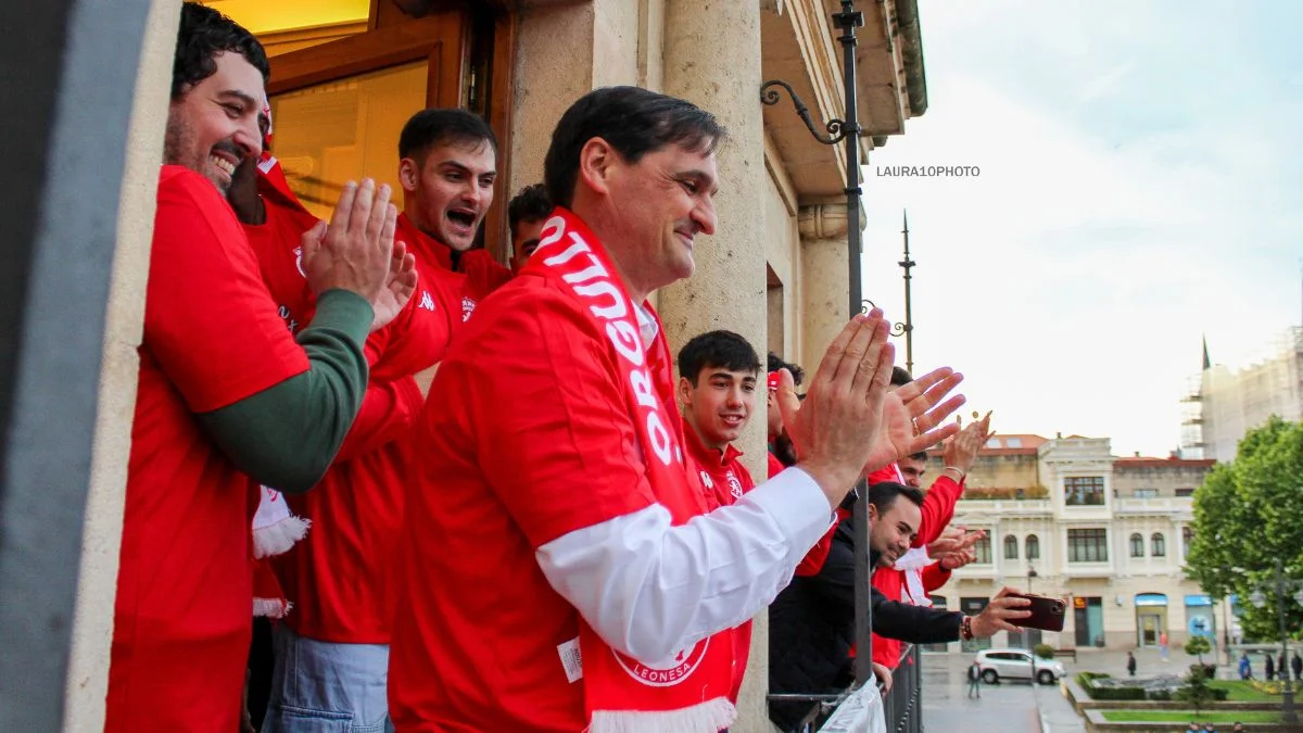 Las mejores imágenes de la celebración del ascenso de la Cultural de Baloncesto 7