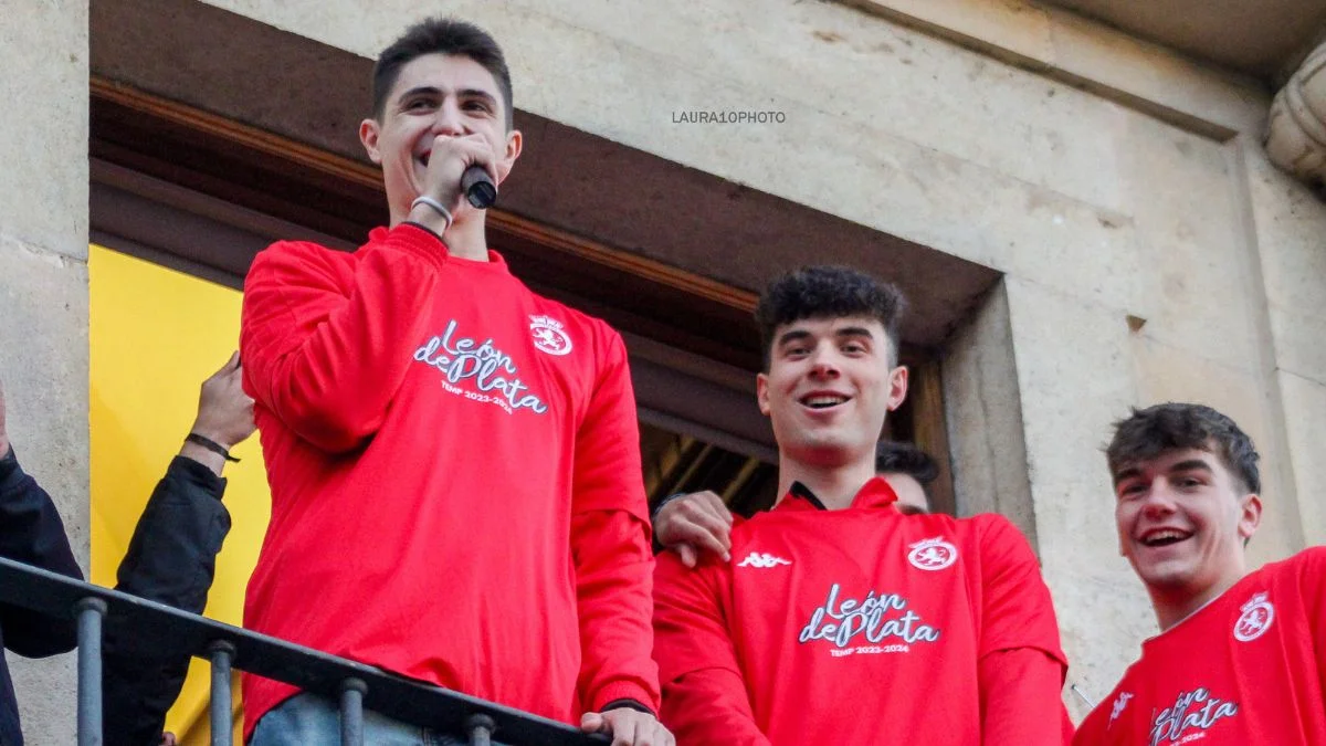 Las mejores imágenes de la celebración del ascenso de la Cultural de Baloncesto 9