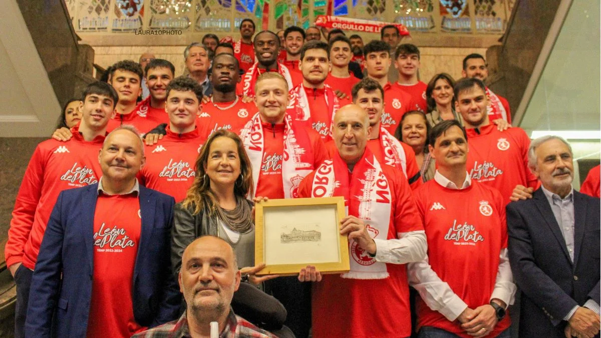 Las mejores imágenes de la celebración del ascenso de la Cultural de Baloncesto 11