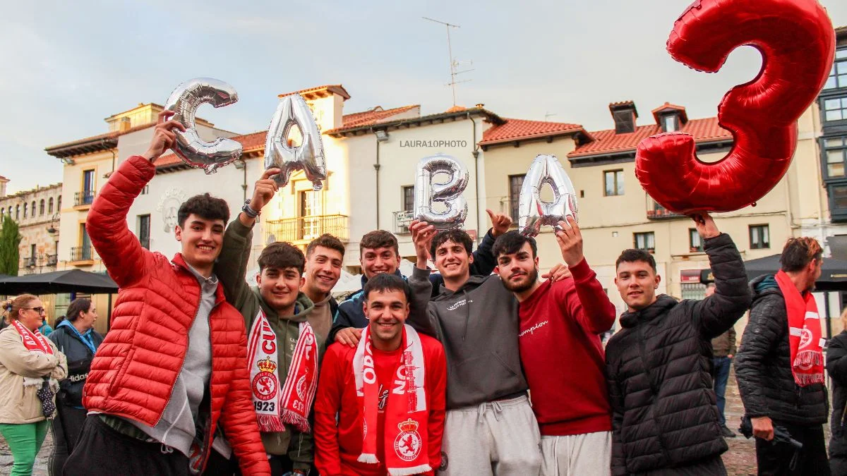 Las mejores imágenes de la celebración del ascenso de la Cultural de Baloncesto 12