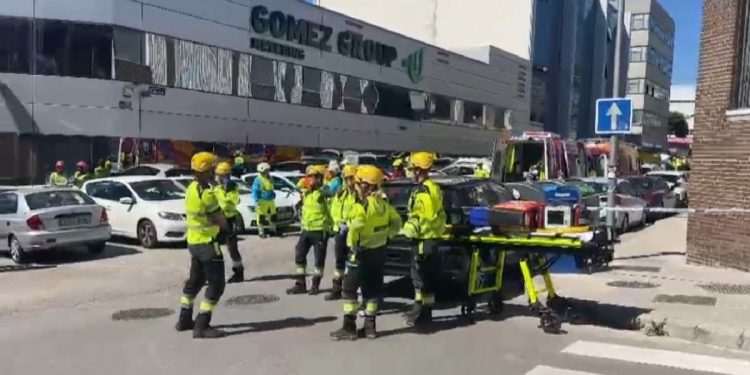 Un derrumbe en un edificio con dos fallecidos