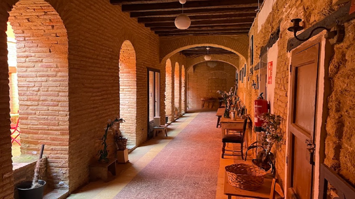 A la venta un increíble monasterio de lujo en este pueblo de León 2