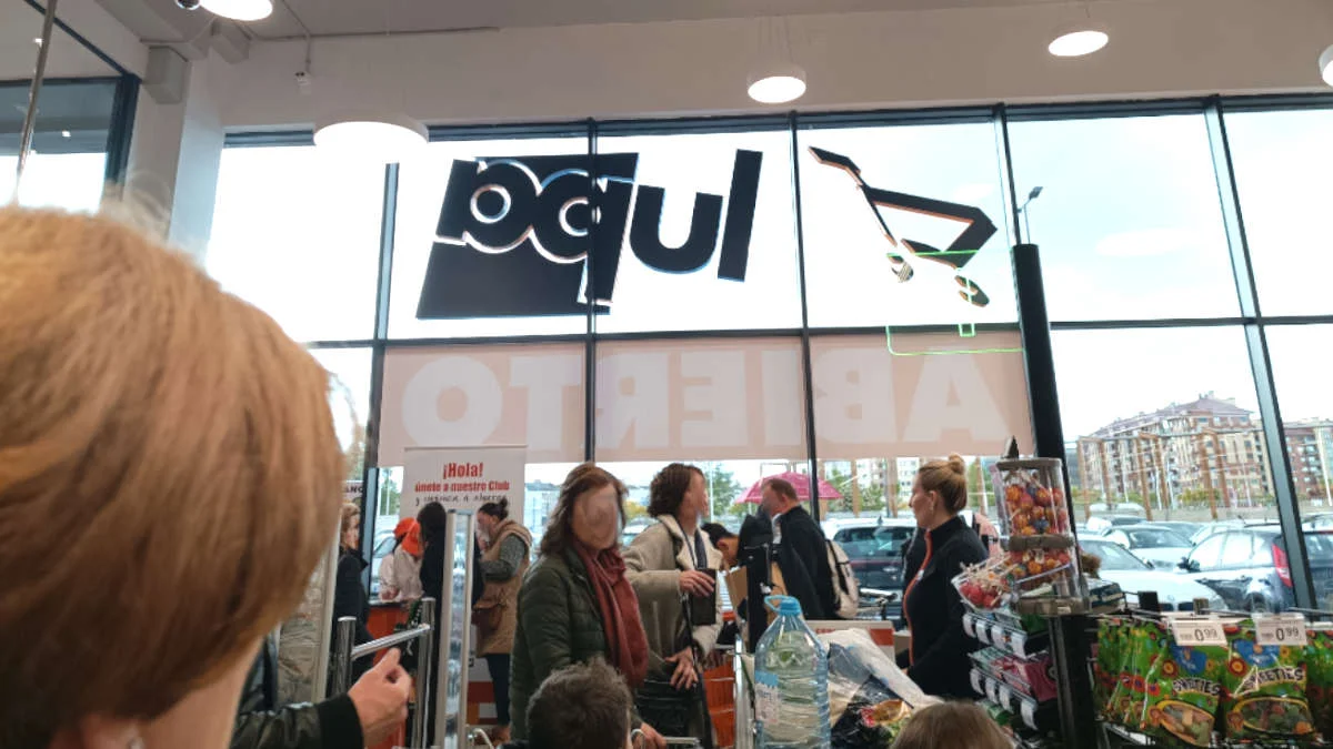 Éxito rotundo en la apertura del supermercado Lupa en León 1