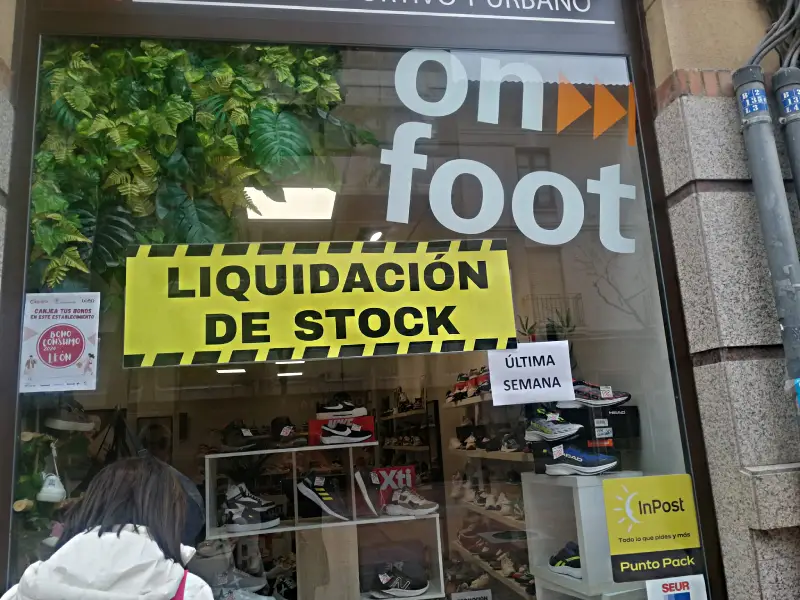 La tienda de León en liquidación por las obras de peatonalización 1