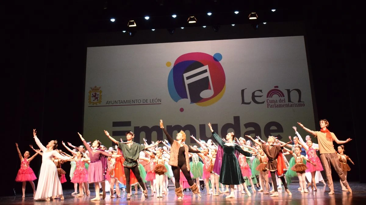 Las mejores imágenes del festival de danza fin de curso de la Escuela Municipal 44