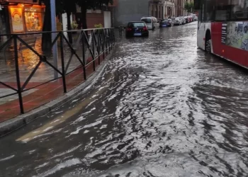 La lluvia causa estragos en León 6