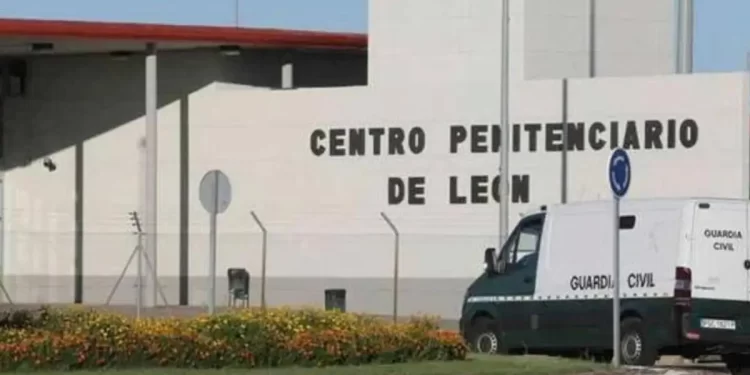 Cárcel de León
