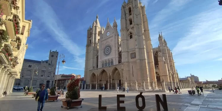 Plaza regla León