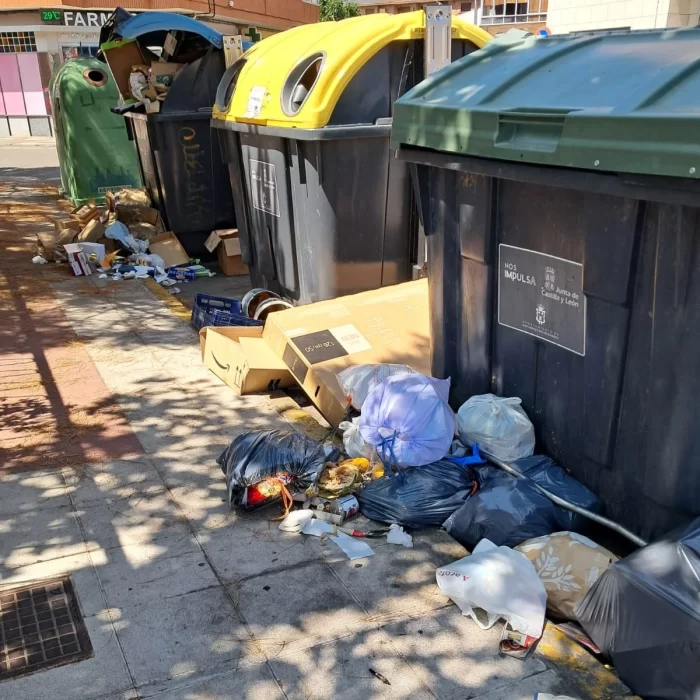 El Ayuntamiento de San Andrés "entierra" el municipio en basura 3