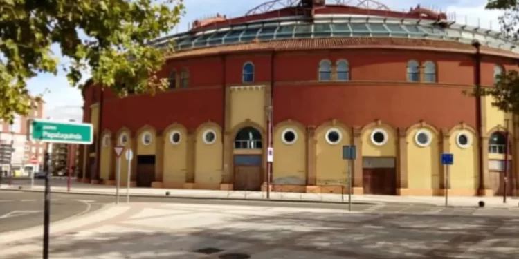 Asfaltado plaza de toros