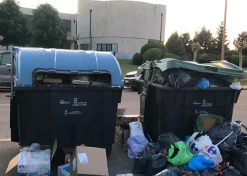 El Ayuntamiento de San Andrés "entierra" el municipio en basura 2