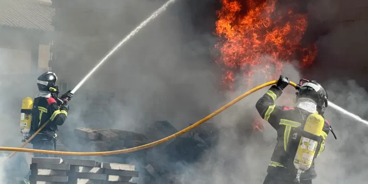 Incendio en un desguace