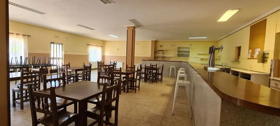 Se vende un conocido bar de un pueblo de León 2