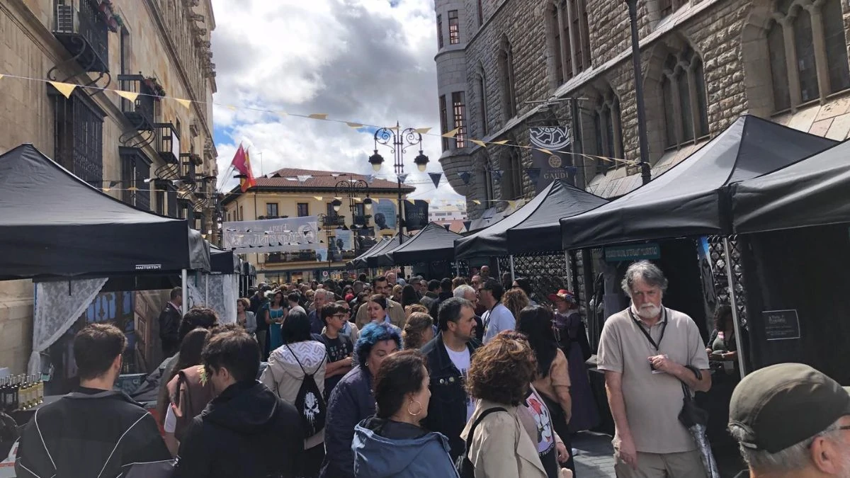 León vuelve al siglo XIX en la Feria Modernista 20