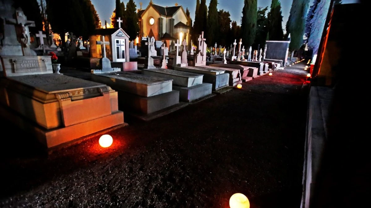 Las tenebrosas rutas en el cementerio de León 1