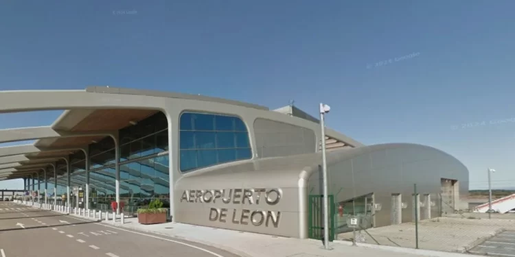 El aeropuerto de León se cuela en el top 10 de los peores de España 1