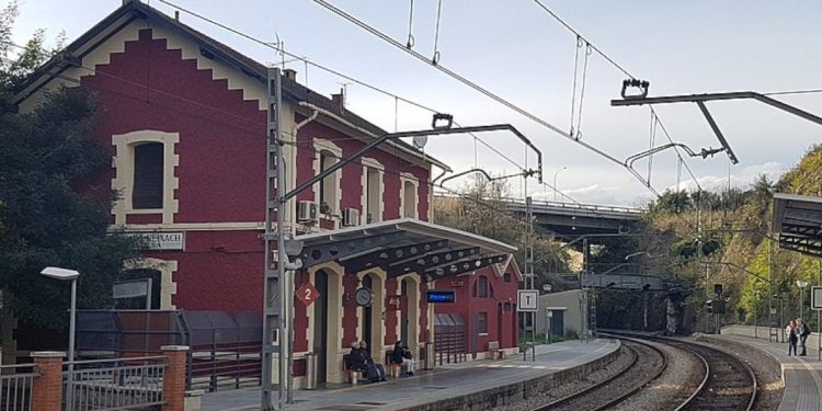 Una niña arrollada por un tren