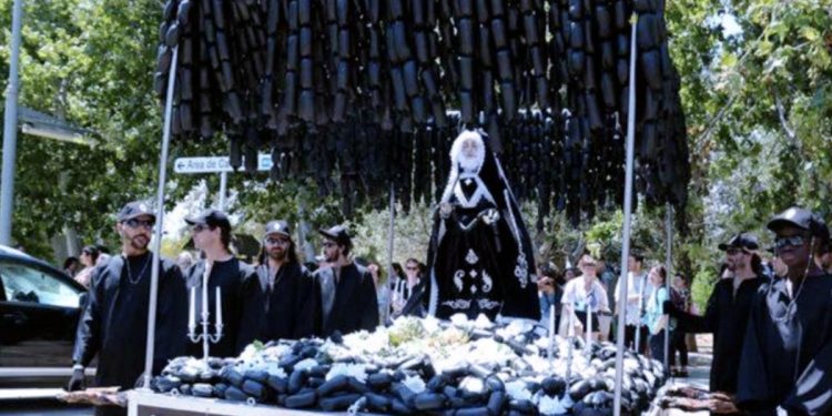 Procesión entre morcillas